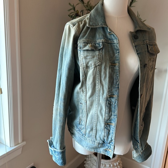 L - Abercrombie & Fitch jean jacket. Excellent condition. Like new. - Picture 2 of 4